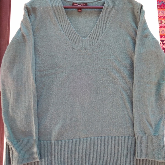 BR green V-neck sweater - Picture 5 of 6